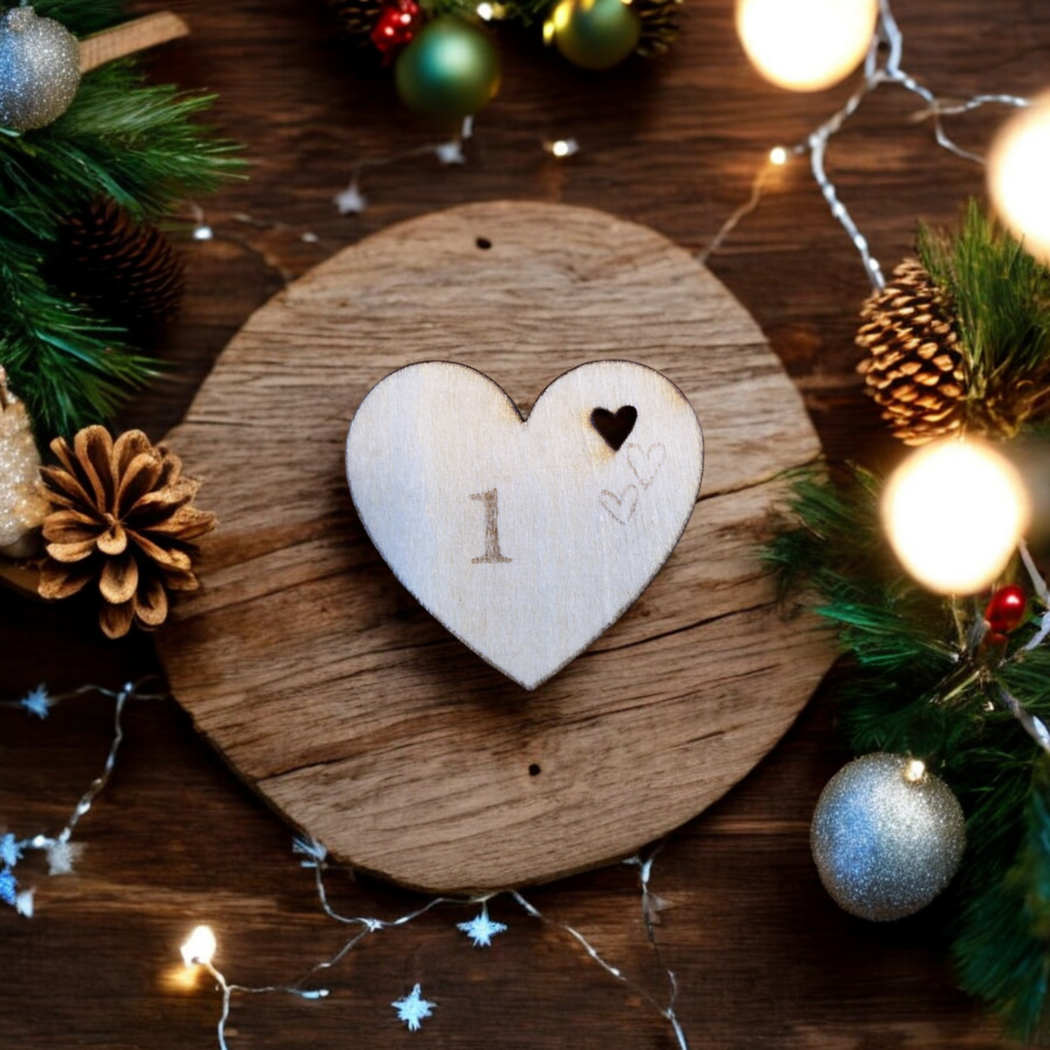 Anhänger Adventskalender in Herzform
