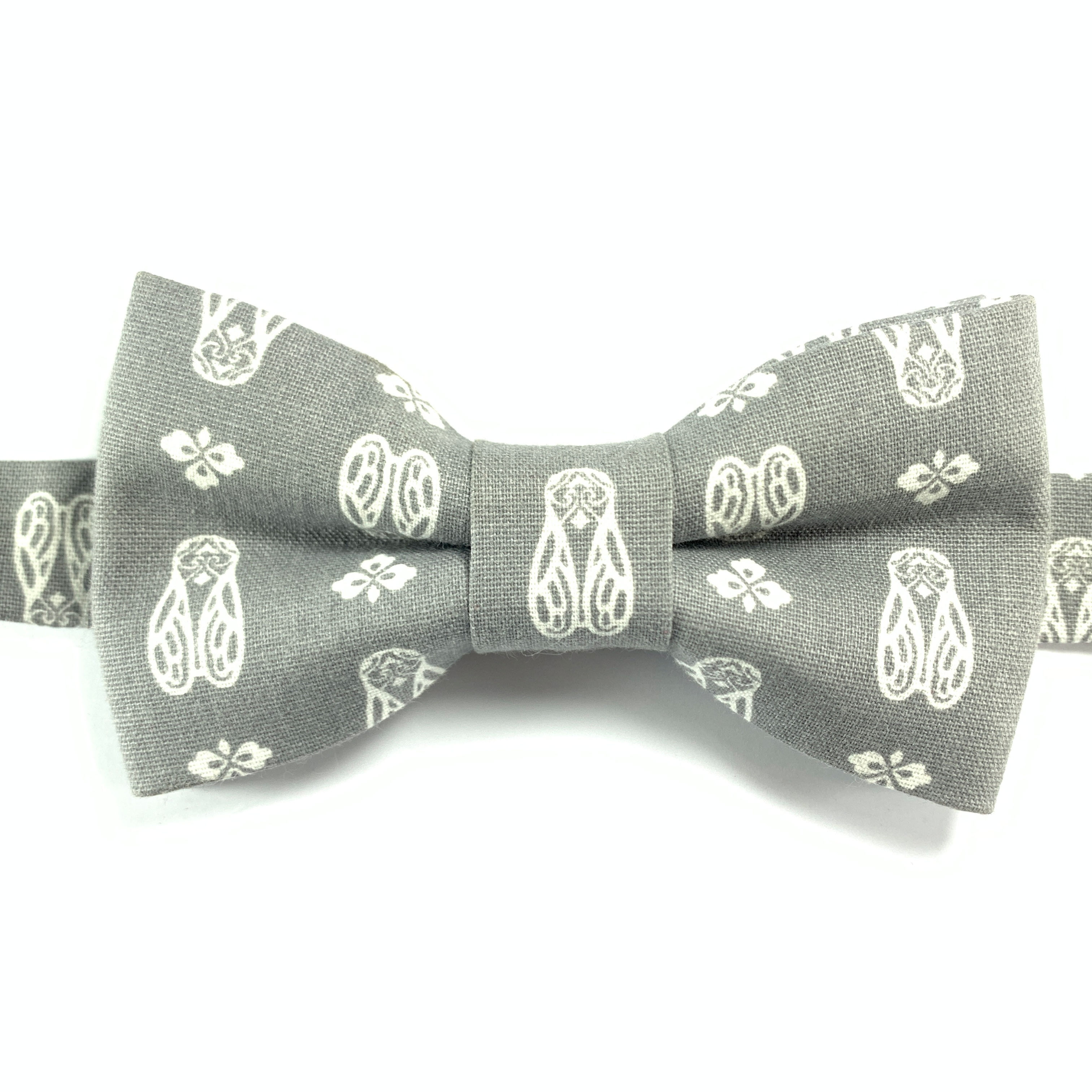 Noeud papillon gris au motif de cigales