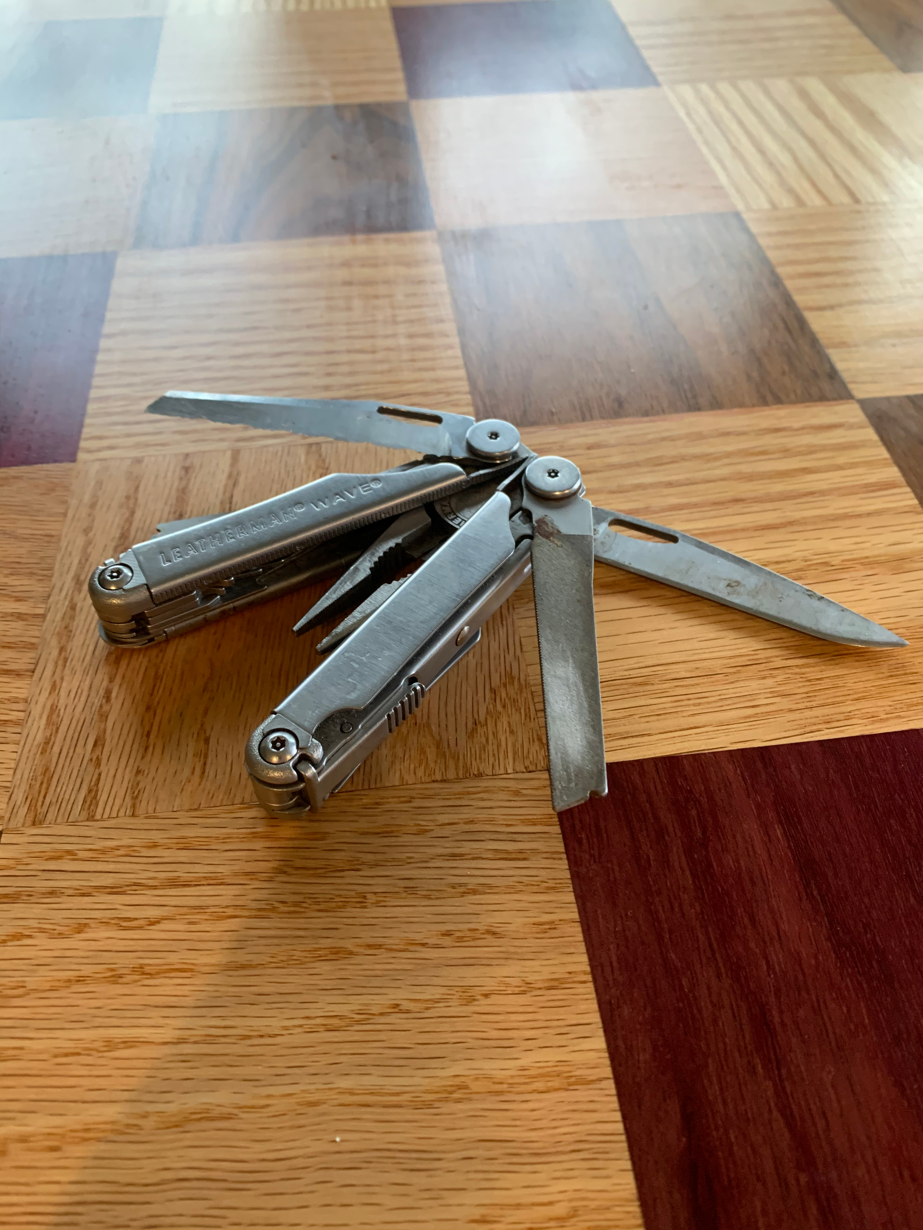 Pocketknife content media