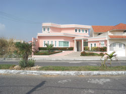RESIDENCIA *COSTA DE ORO*