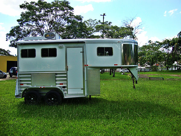 trailer-2-cavalos-brasil-trailer.jpg