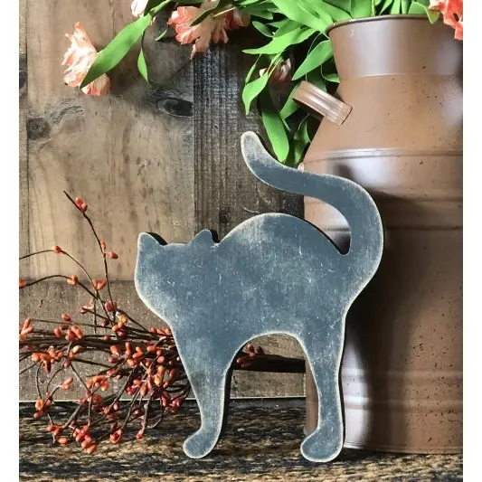 Primitive Black Scared Cat Sitter