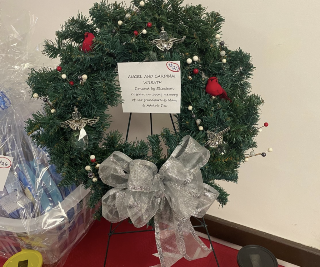 #27 Angel & Cardinal Wreath