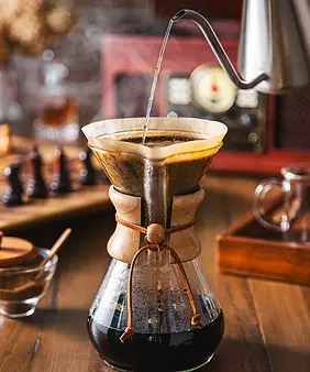 Classic_Series-8-cup_being_brewed.webp