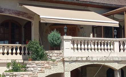 Store banne Benoit.jpg