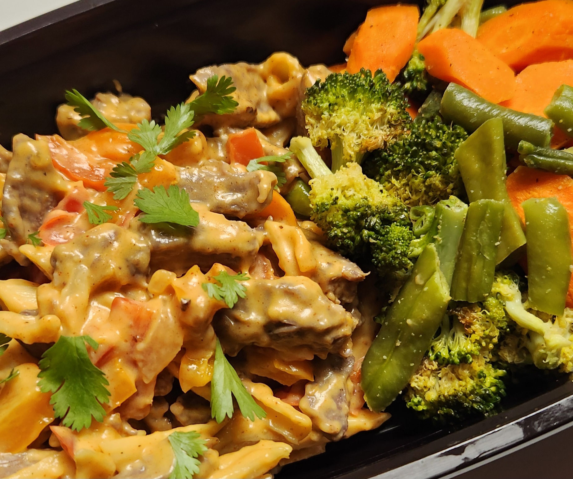 Philly Cheesesteak Pasta Petite Portion