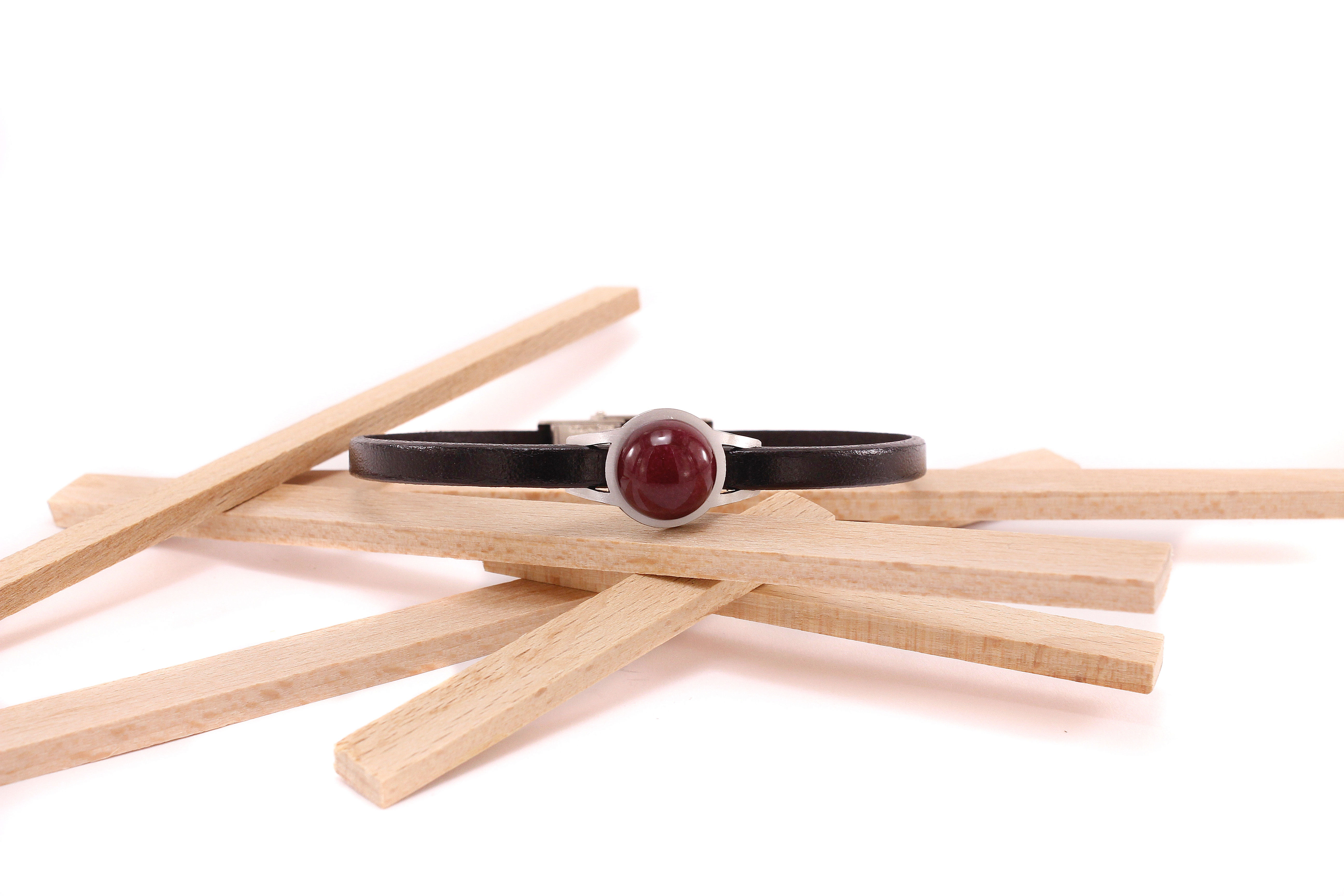 PUL-JADE-BURDO          Pulsera