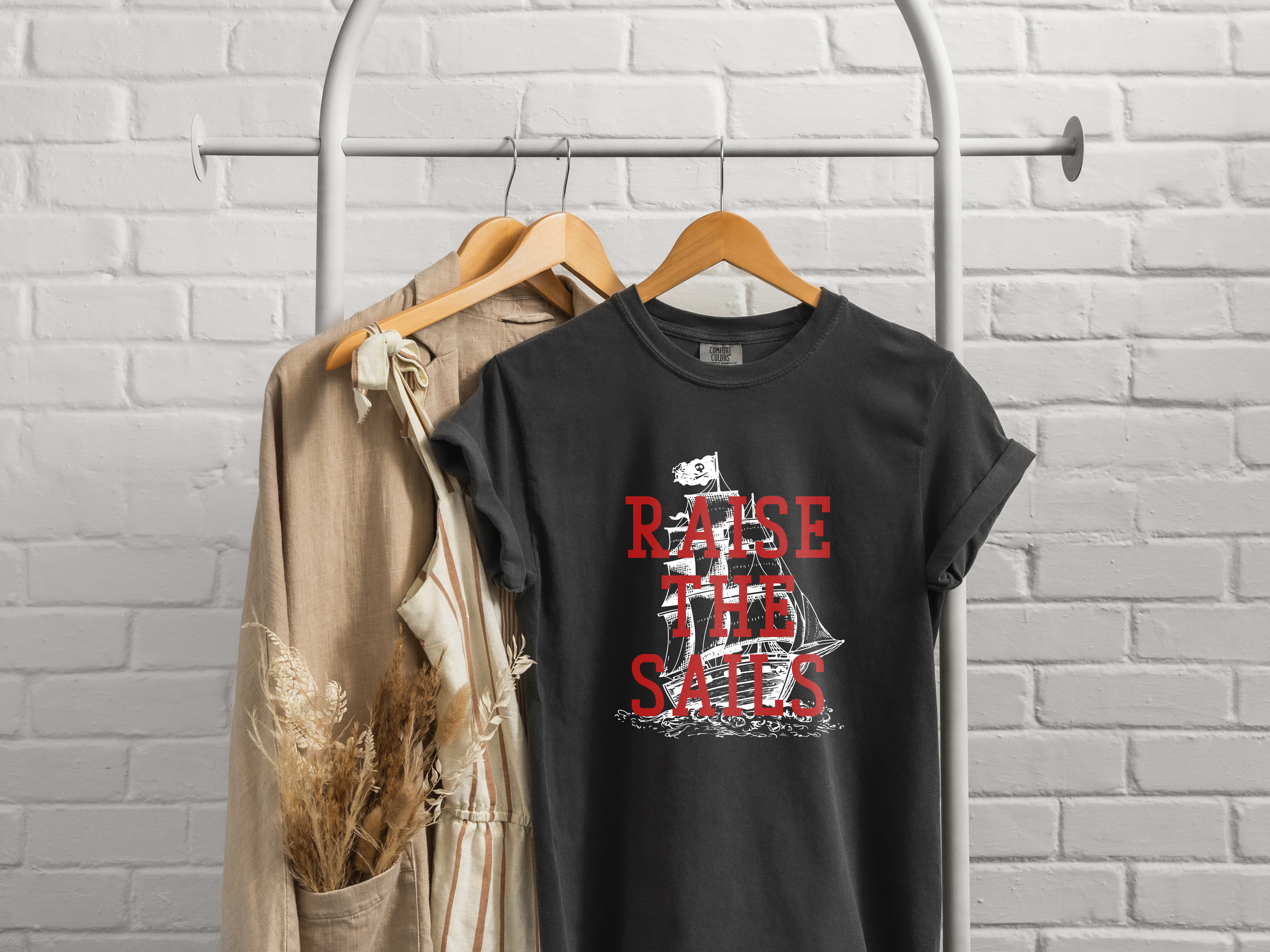 'Raise The Sails' T-Shirt - Gasparilla Collection