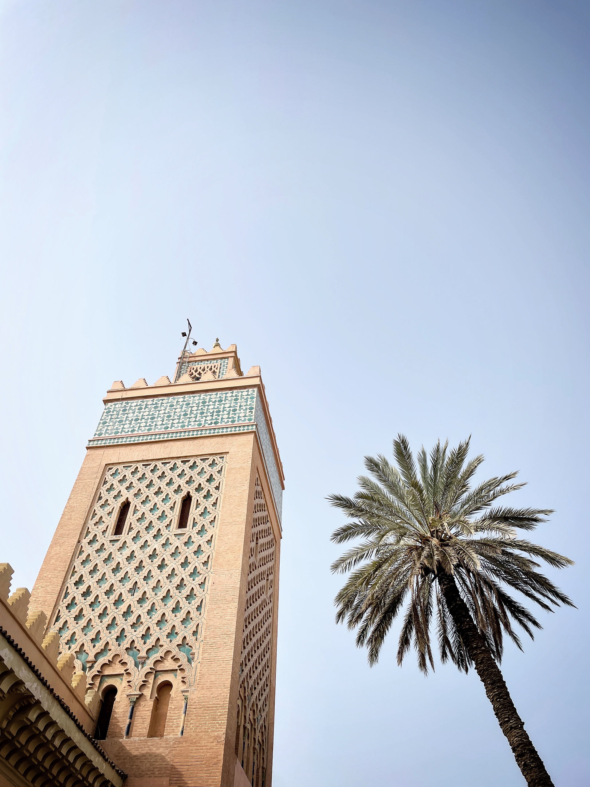 Koutoubia Mosque,  Marrakesh, Morocco | Black and white travel photography  |  Limited edition wall art prints  |  Travel blog | © kpm photo art