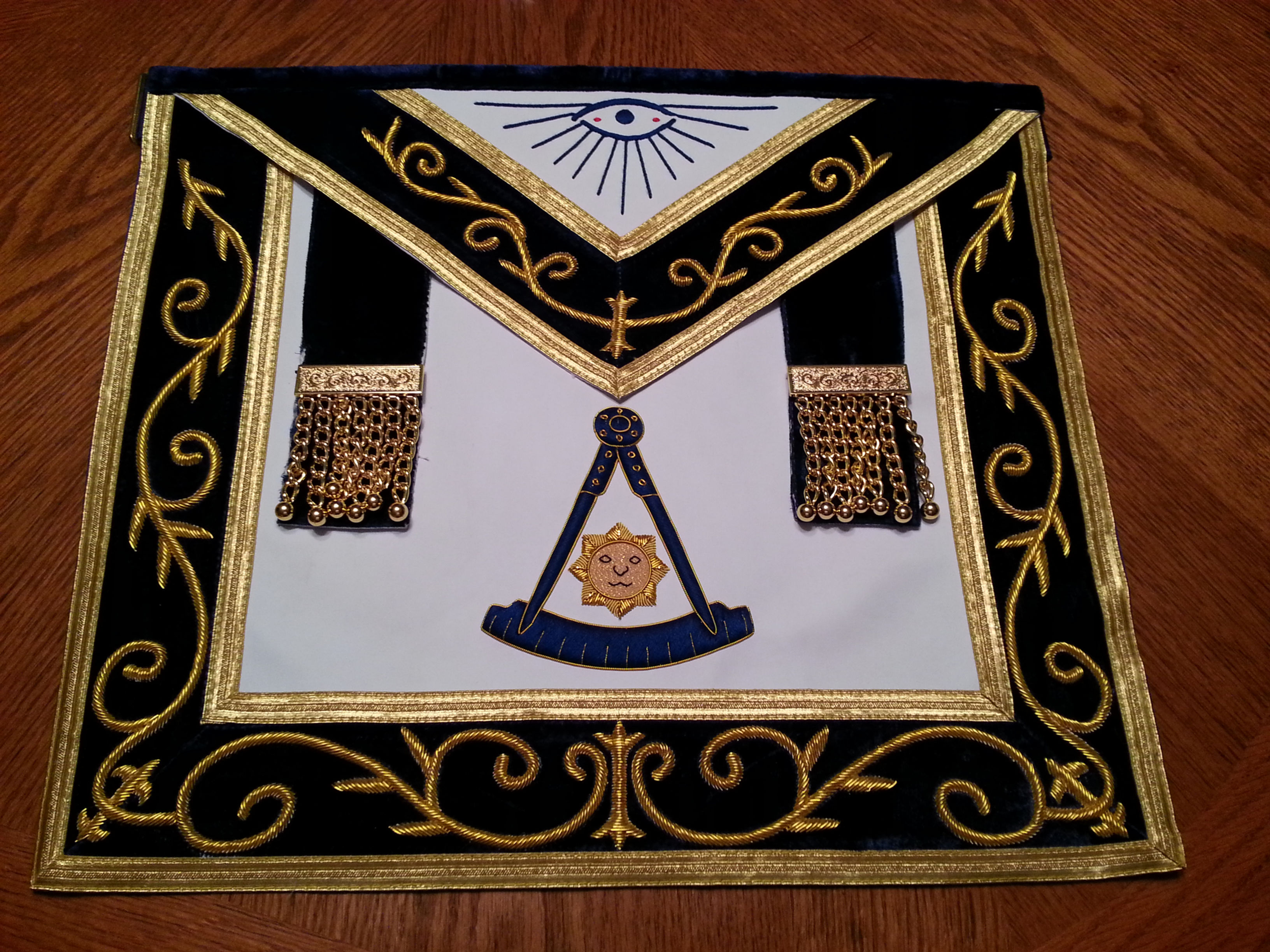 Past Master Apron gold bullion