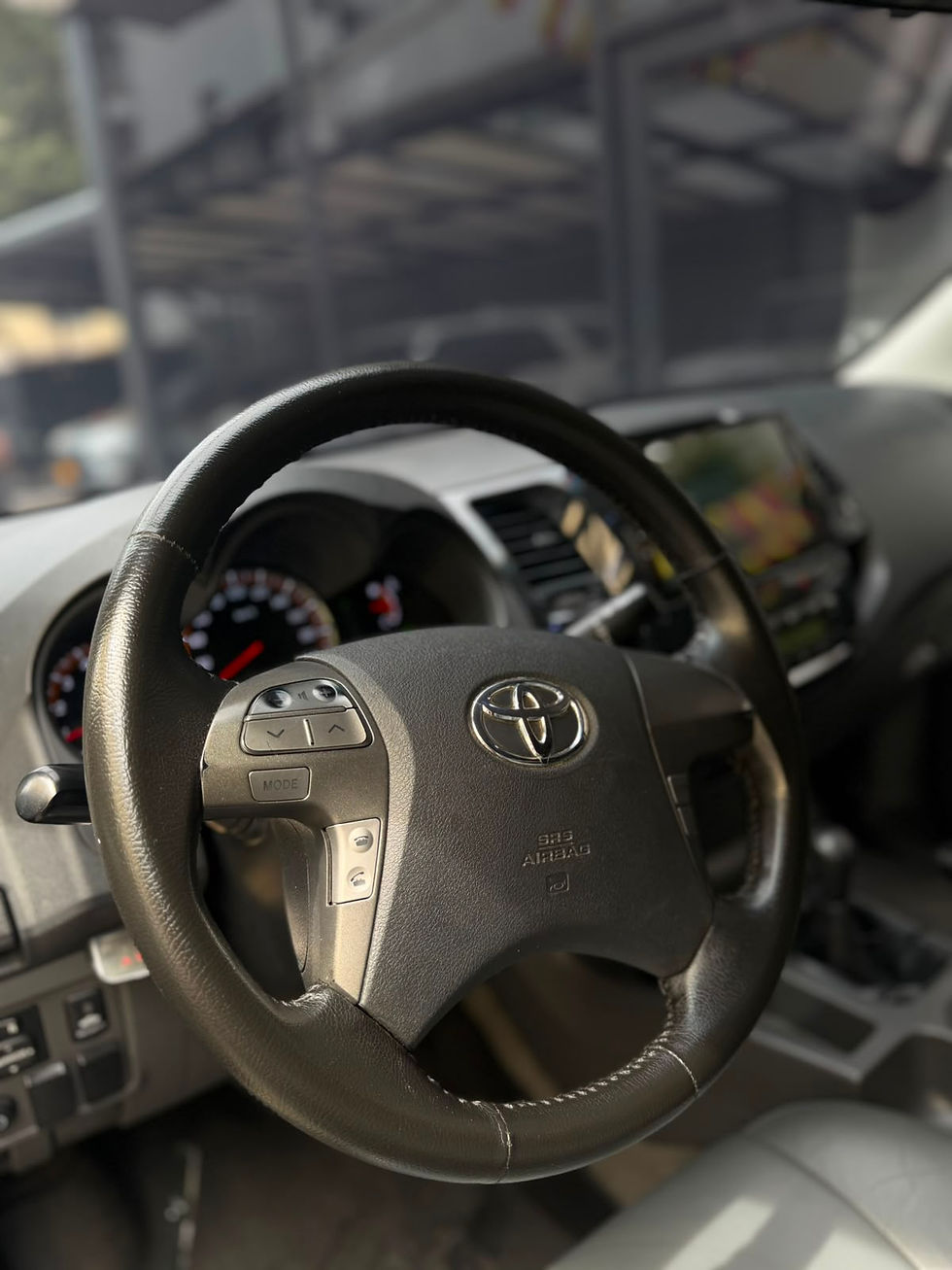 Miniatura: TOYOTA HILUX SRV
