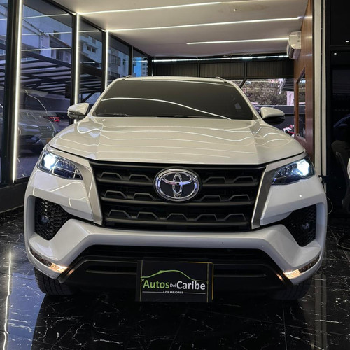 TOYOTA FORTUNER SR 2026