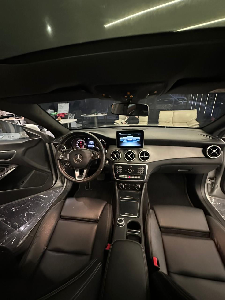 Miniatura: MERCEDES BENZ  2019  CLA 180