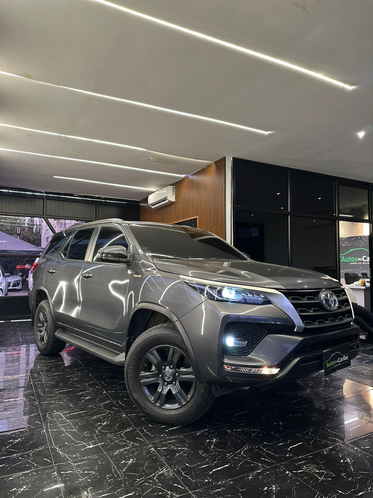 Toyota Fortuner SR