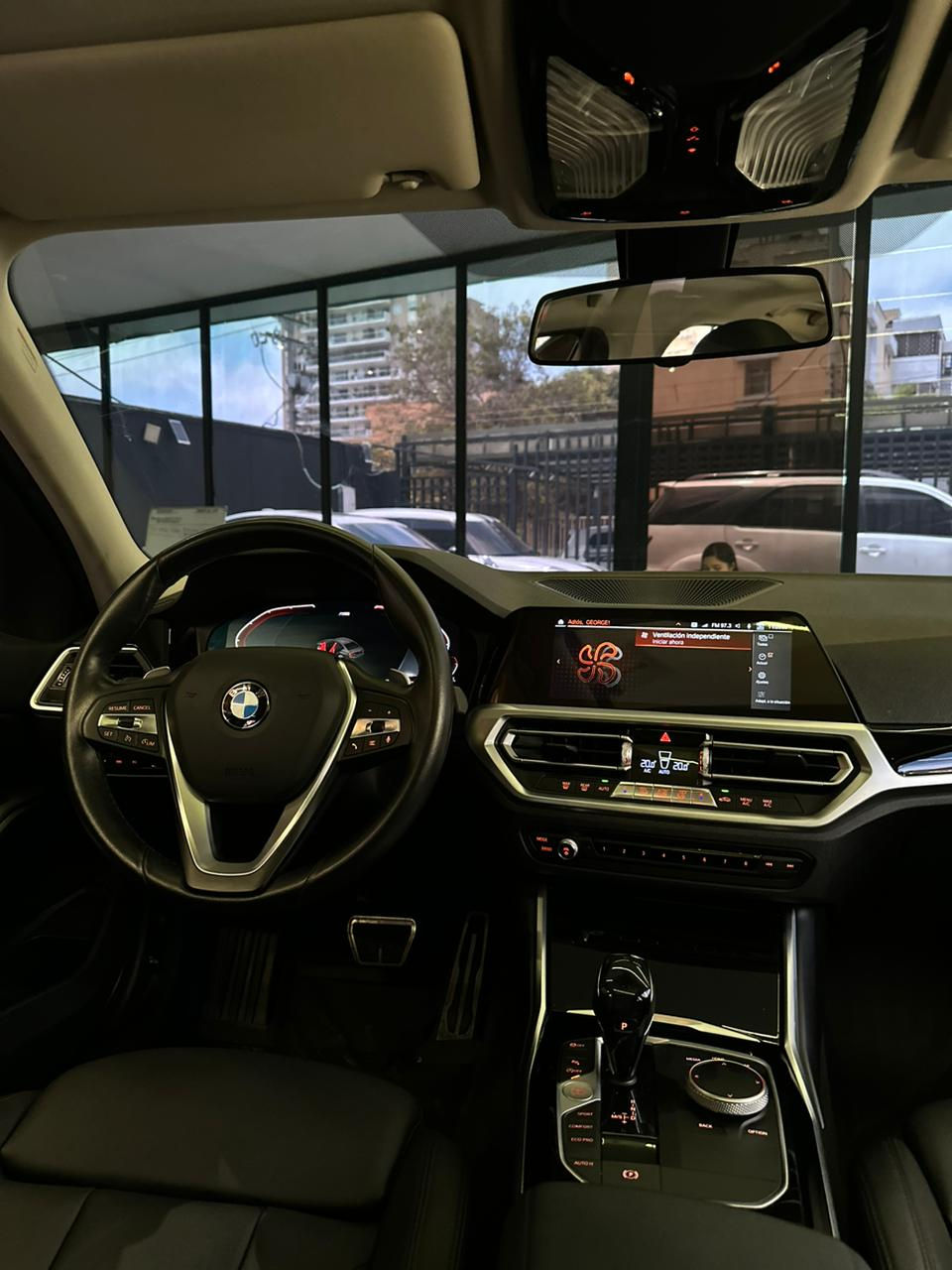 Miniatura: BMW 320i MULTICOLOR 2020