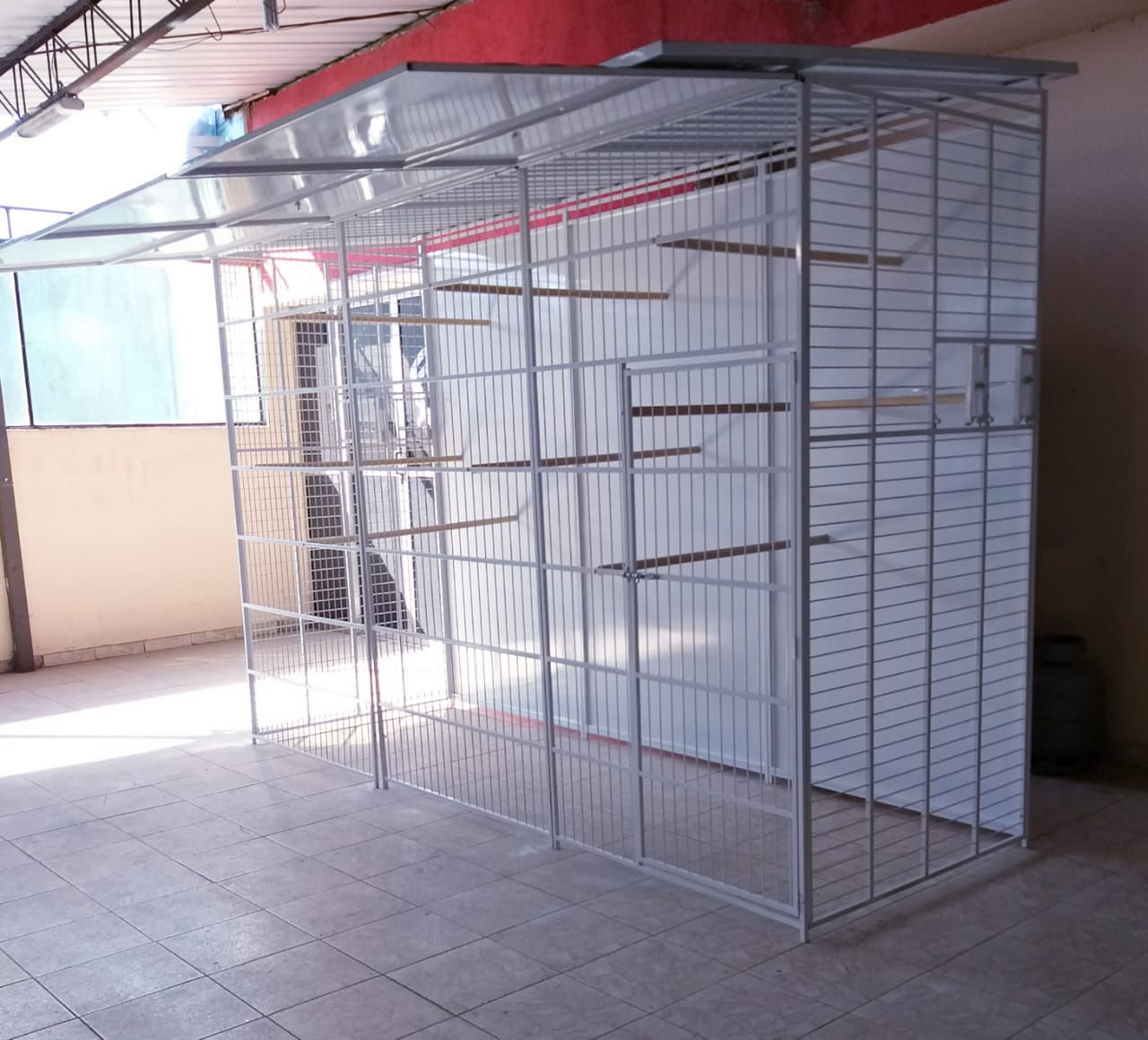 Viveiro Arara 2x3x1 Mts Com Proteção Para Frio E Chuva