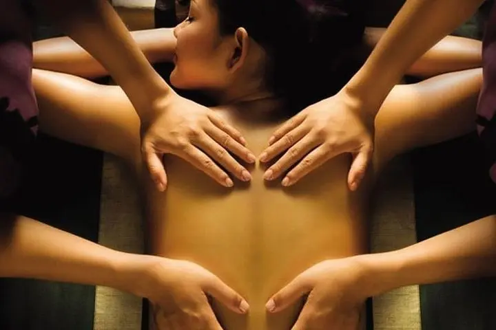 4 Hands Massage