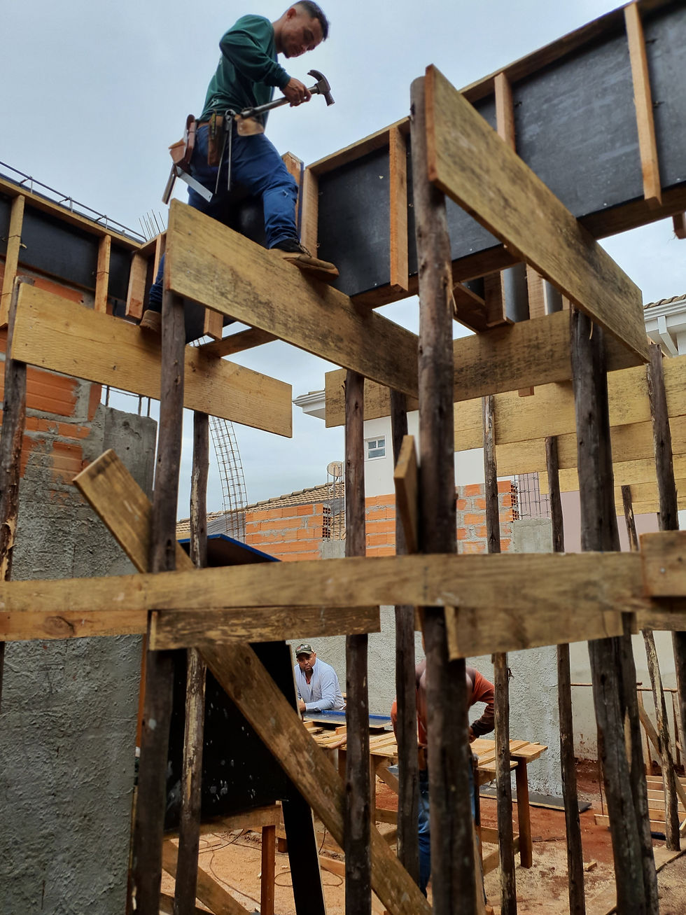 Montagem das caixaria e armaduras das vigas e lajes