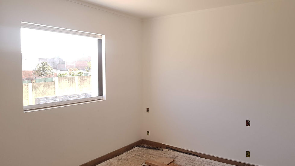 Suíte filho com painel e forro de gesso concluídos