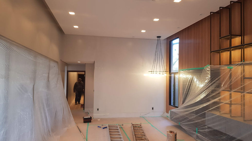 Pintura da sala em andamento