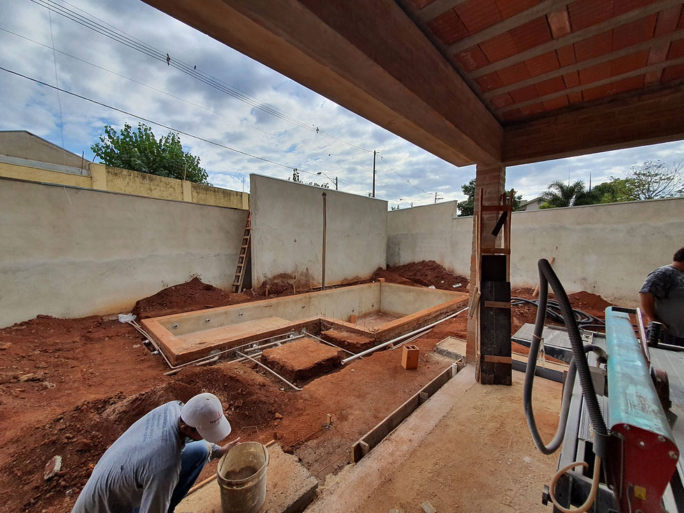 Infraestrutura de irrigação sendo instalada