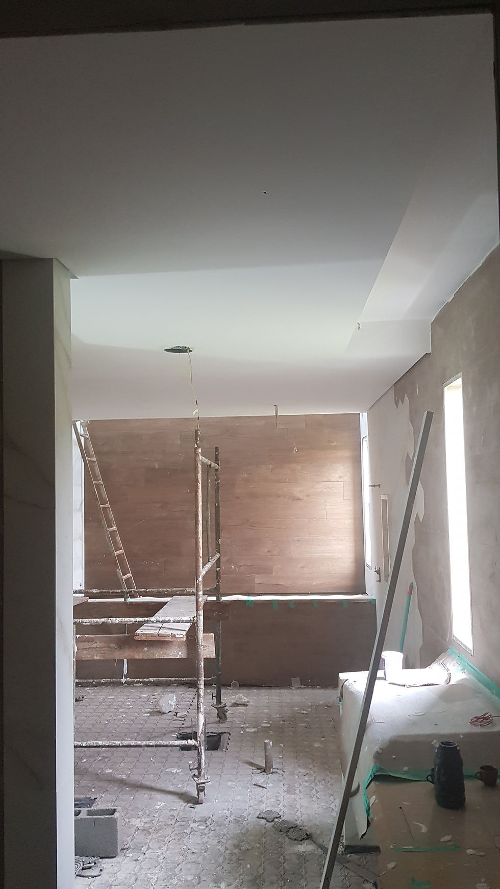 Forro de gesso emassado no banheiro Aline