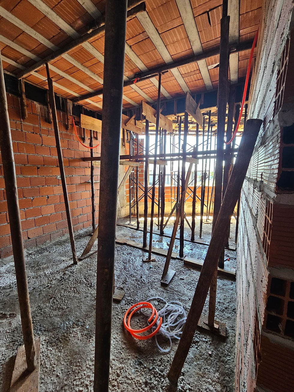 Escoras Pavimento Superior