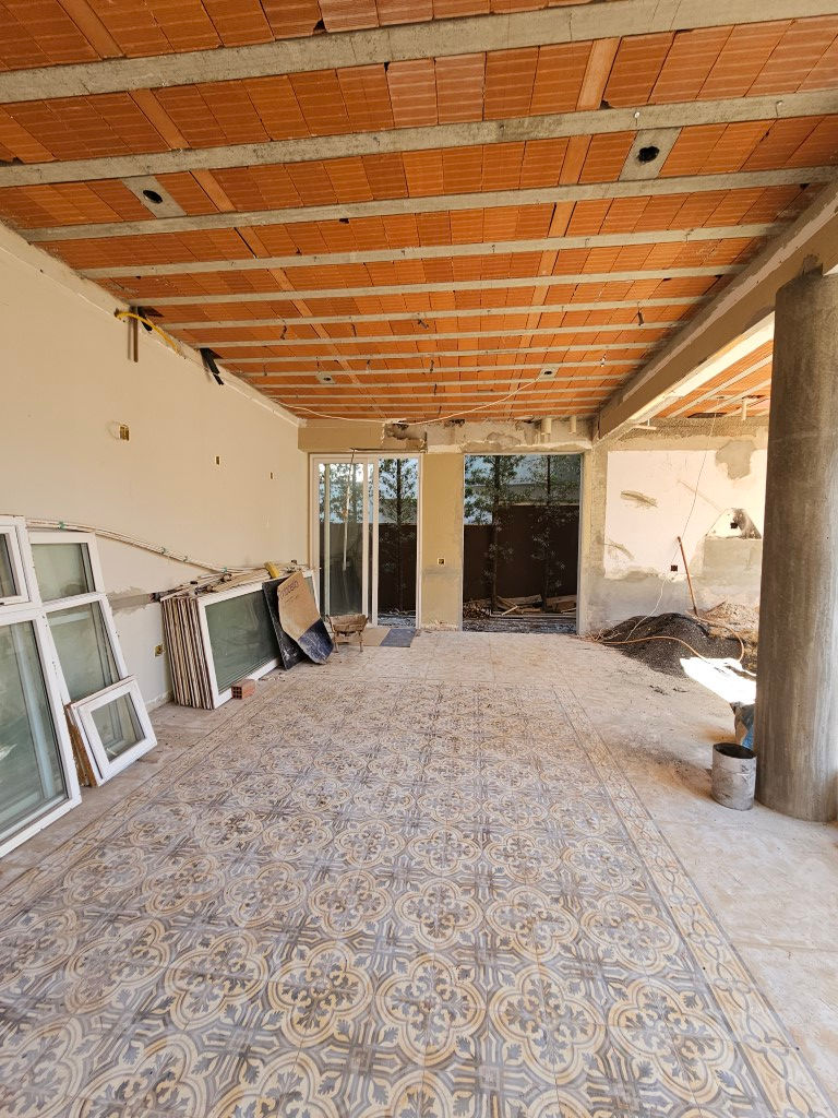 Porta será alterada para descidas de prumadas de água e esgoto