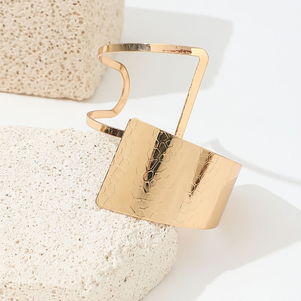 Thumbnail: Abstract Form Cuff