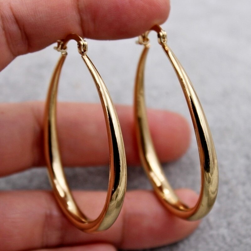 Thumbnail: The Bold Silhouette Hoops