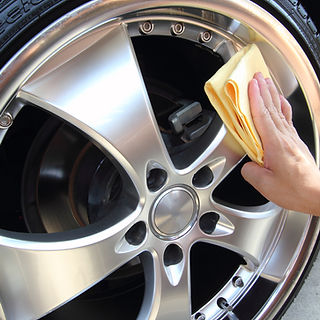 Polishing Car Tire