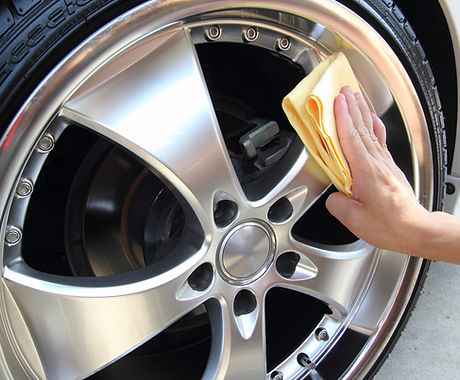 Polishing Car Tire