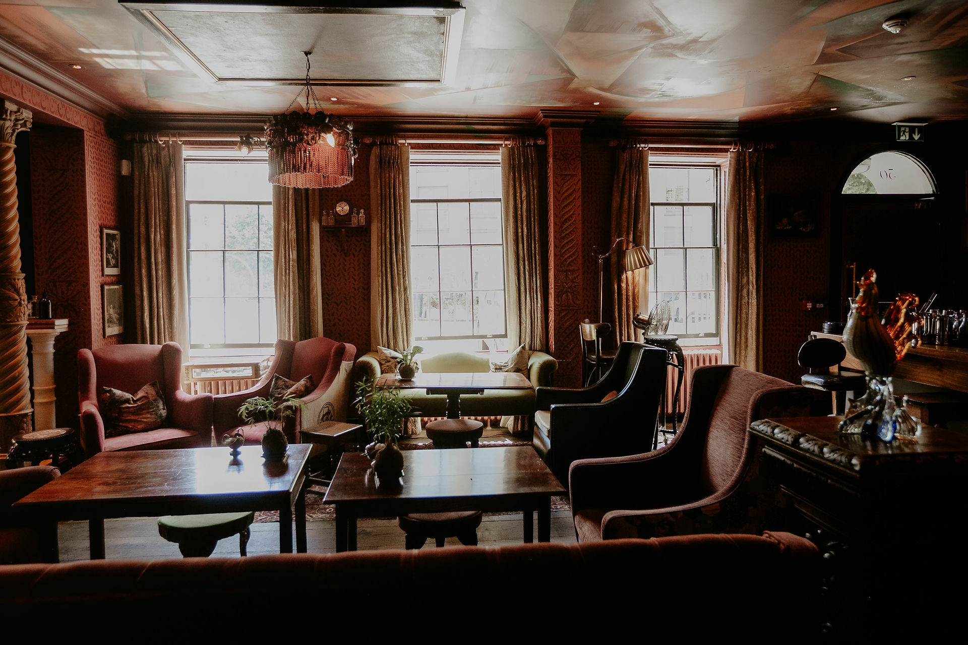 Zetter Townhouse Clerkenwell, 49-50 St John's Sq, London EC1V 4JJ,  Chelsea Old Town Hall, London SW3 5EB