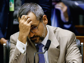 Pedido do ministro da Justiça; Estranheza de juristas; recurso devia ter partido da AGU
