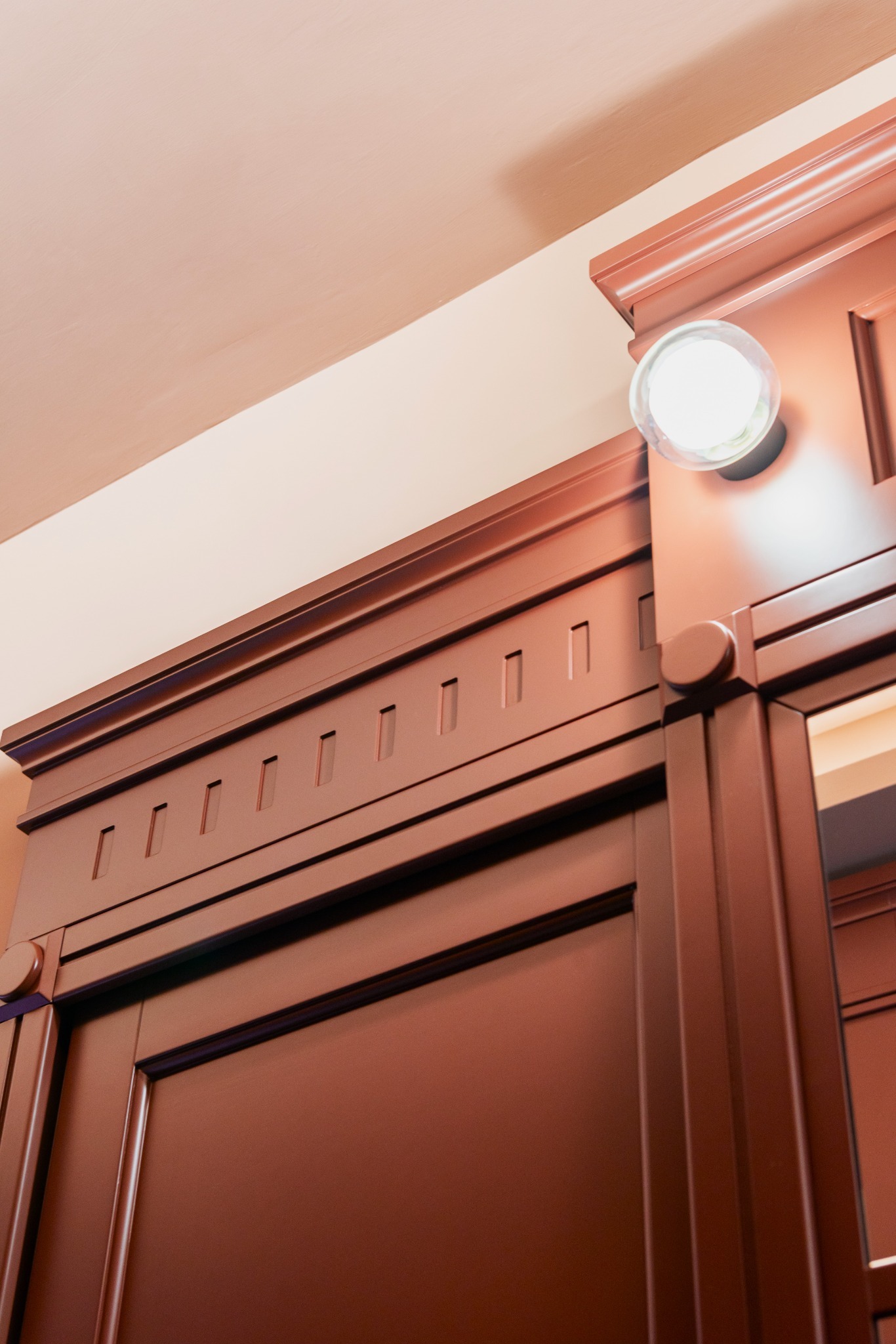 Dettaglio ingresso, arredo su misura