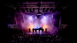 @dirkzandvliet #dirkzandvliet #baritonsaxofoon
@rebiere_music #tenorsaxofoon
@bokriek #bokriek #trompet
@peterkeijsers #peterkeijzers #sousafoon
@realjeroenverberne #jeroenverberne #trombone
@odeialmagut #trombone
@lecskee #trompet
@colinleevee #drums

#brassband #jazzmusic #lowlands #northseajazz #grenswerk @grenswerk #blazers #lichtshow #hiphop #hiphopmusic #afrobeats #funk #funkmusic #concertphotography #gallowstreet #concertphotographer #concertfotografie @bandcamp #livephotography #musicphotography #gig #gigphotography #instamusic #musician #photooftheday