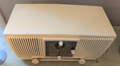 1954 General Electric Model 547PH VINTAGE TUBE RADIO ALARM CLOCK