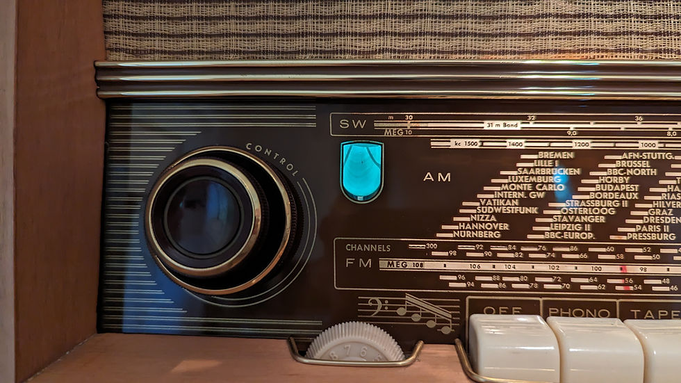 Miniatura: 1958 Emud Model T7 German Tube Radio - Export Model