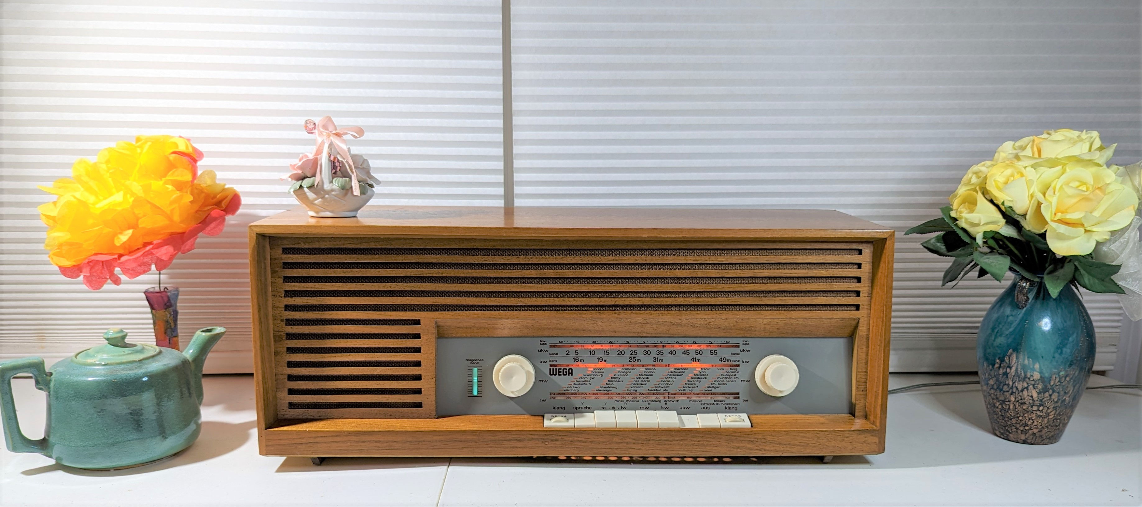 WEGA RADIO MODEL 219