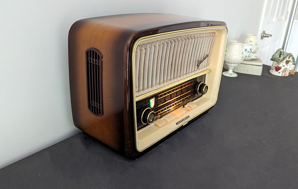 Miniatura: BEAUTIFUL 1958 TELEFUNKEN Gavotte Model 8U German Tube Radio - Export Model