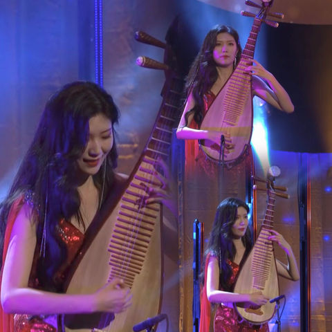 Pipa performer