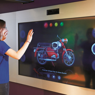 Kind in der Erlebnisausstellung