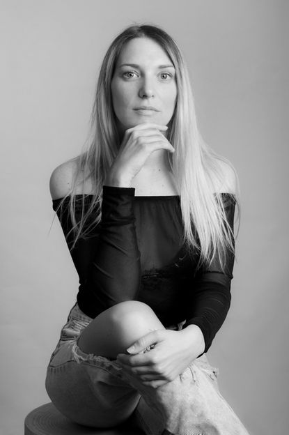 Portrait adulte en studio à La Ciotat – Photographe portrait Studio Bleu Noir près de Marseille