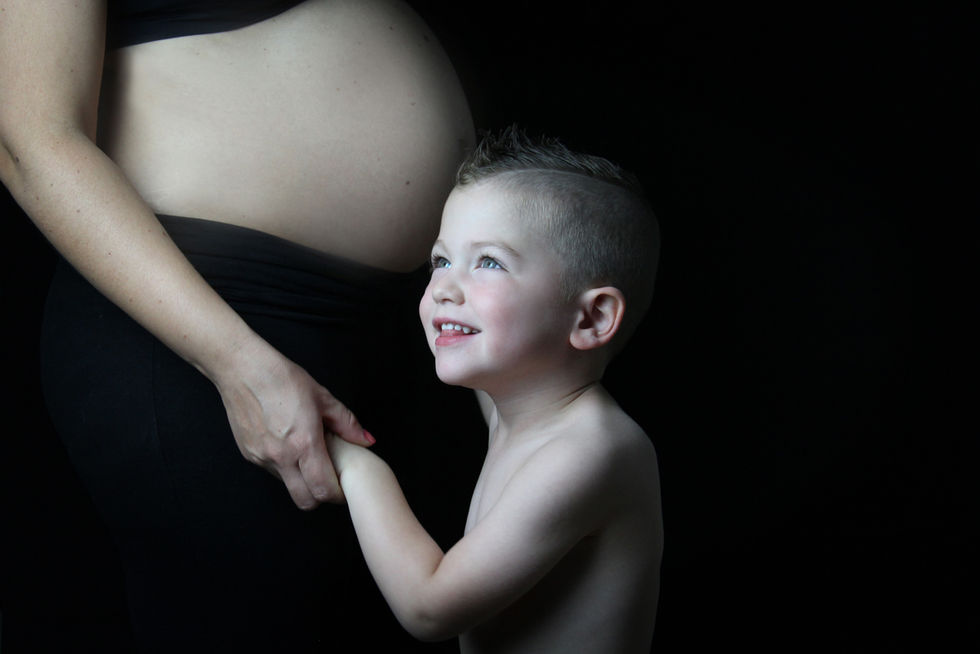 Photographe femme enceinte près de Saint-Cyr-sur-Mer – Studio Bleu Noir