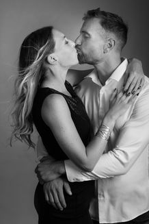 Photographe pour séance couple en studio à La Ciotat et Marseille
