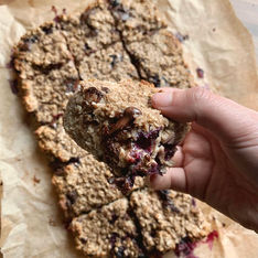 Dark Chocolate & Blueberry Oat Bars