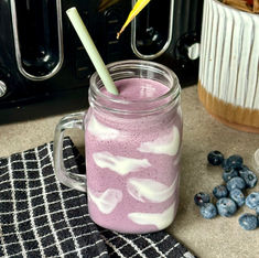 Blueberry & Peanut Butter Protein Smoothie