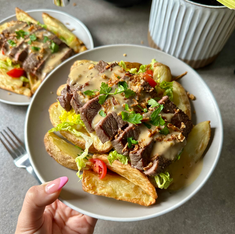 Steak Loaded Wedges With Creamy Peppercorn Sauce