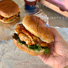 Sweet Chilli Chicken & Halloumi Burger