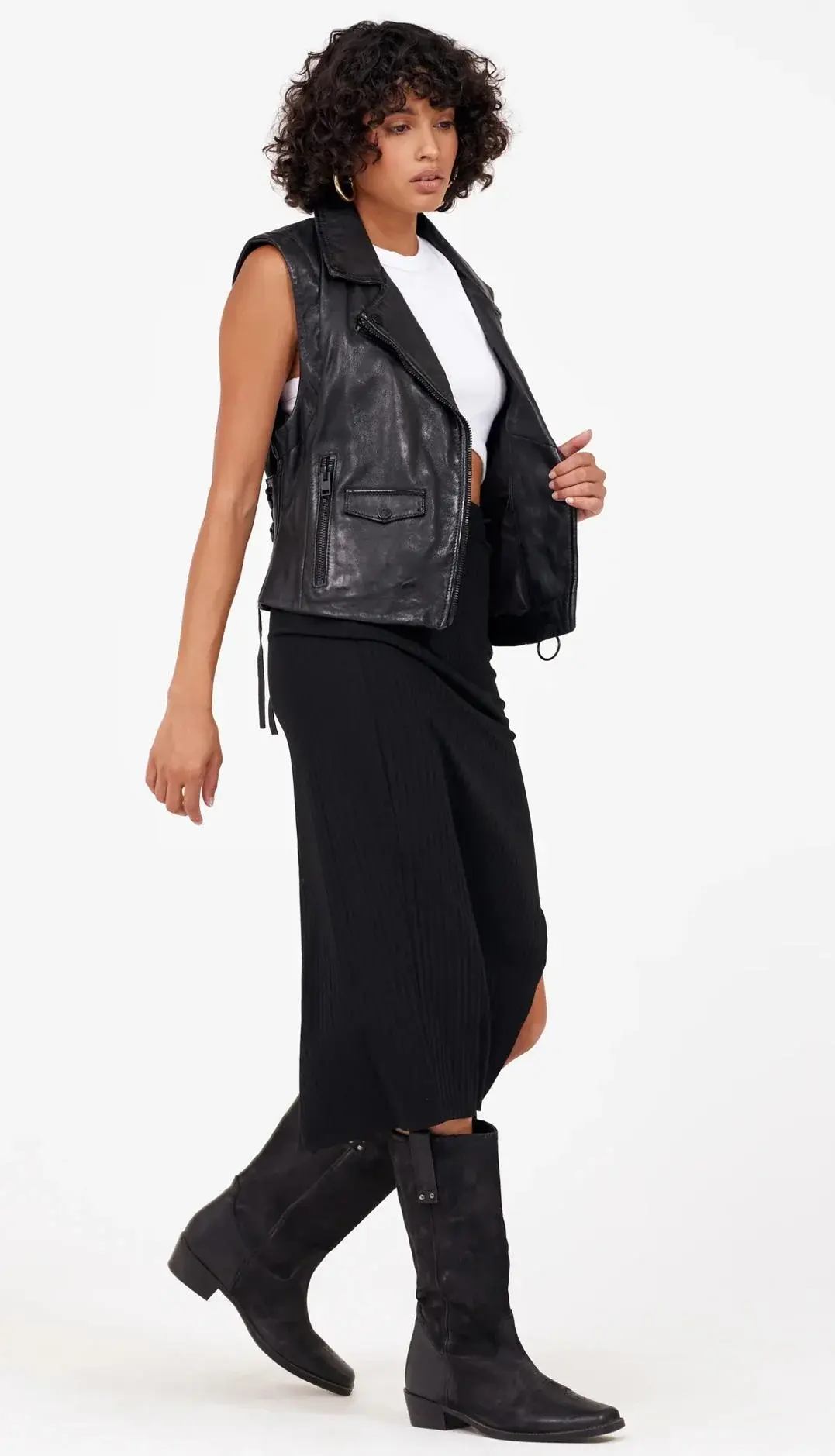 Stylish Mauritius Lovy Leather Vest - Detailed with front pocket, perfect for any occasion!